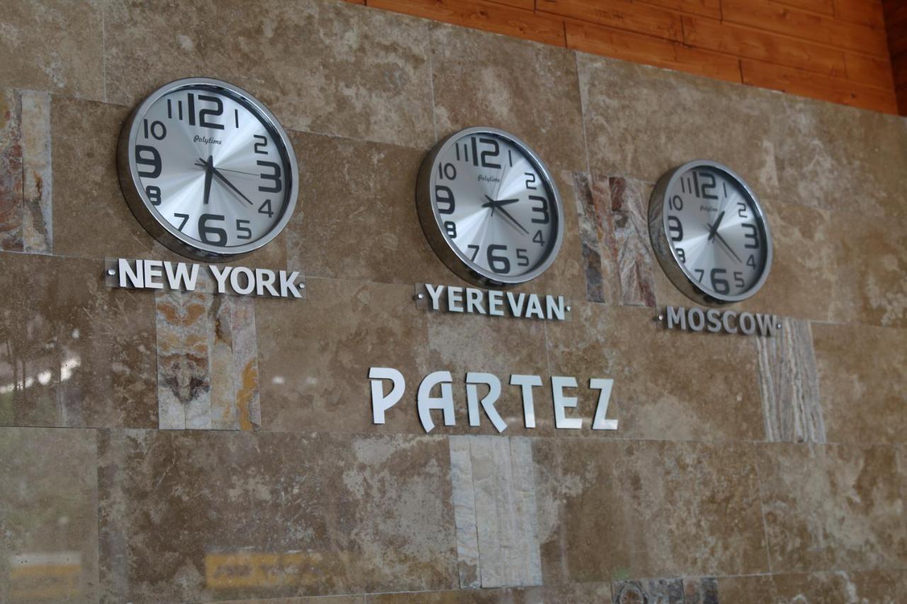Hotel Partiez Yerevan Ngoại thất bức ảnh