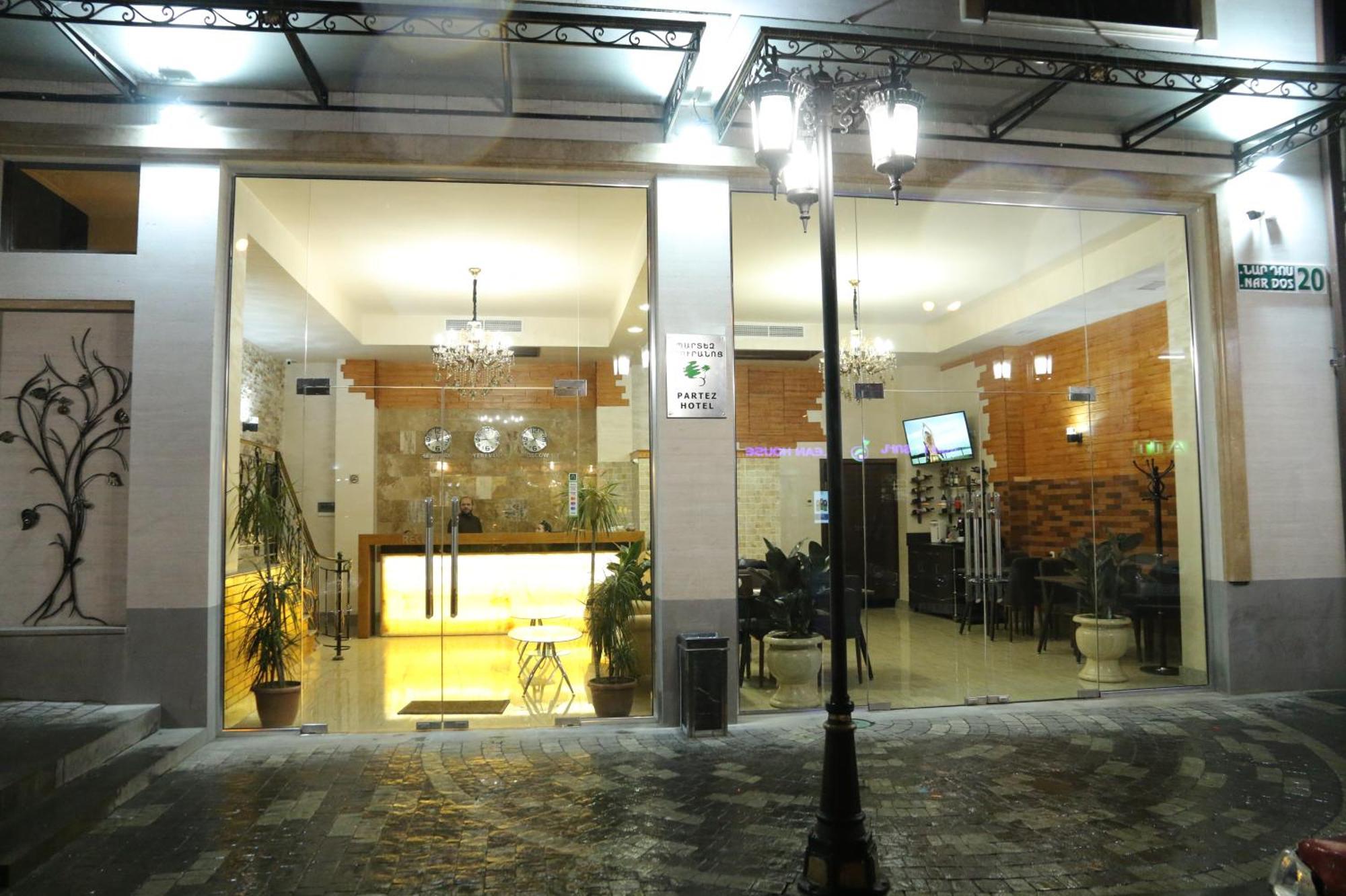 Hotel Partiez Yerevan Ngoại thất bức ảnh