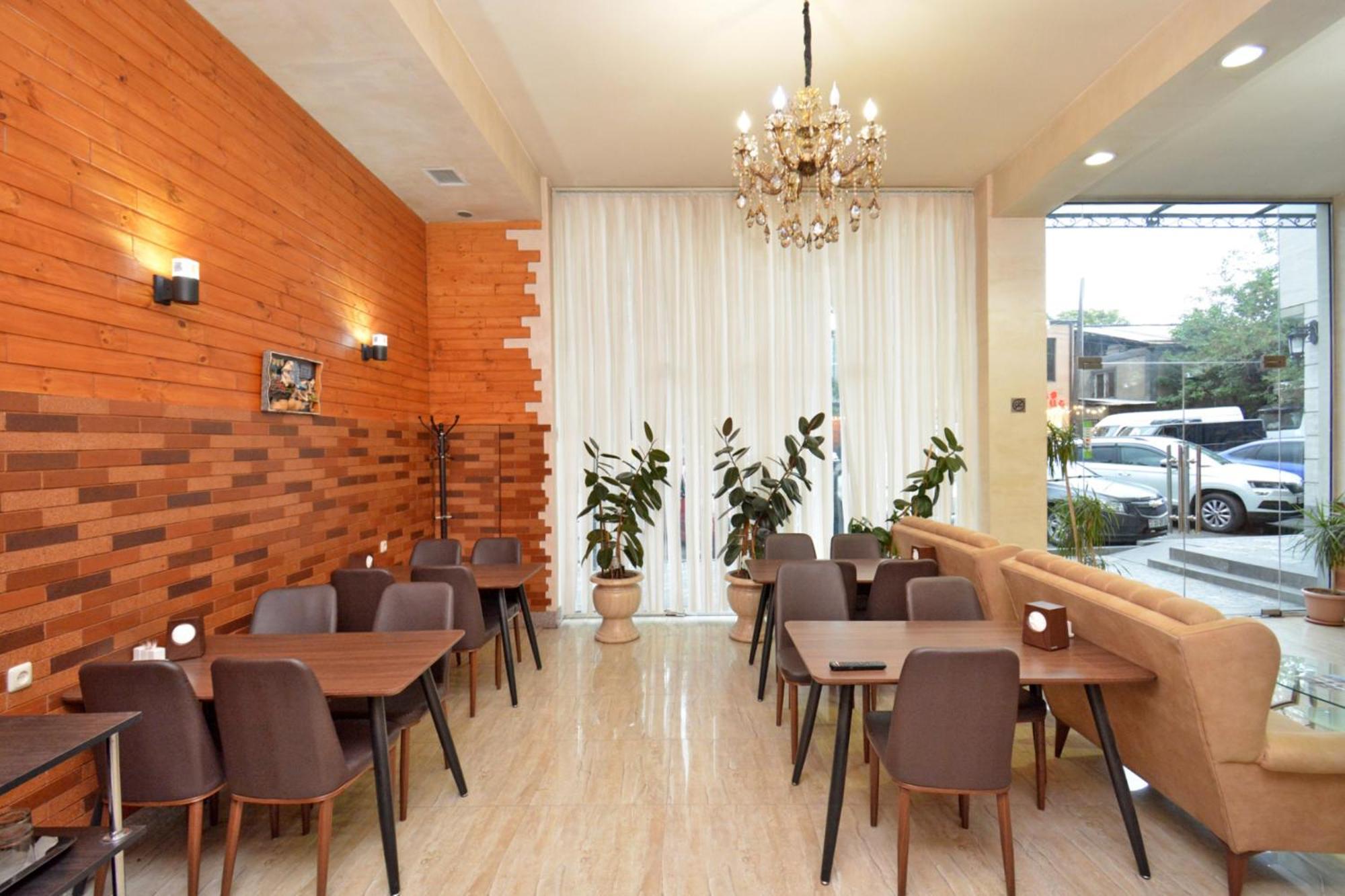 Hotel Partiez Yerevan Ngoại thất bức ảnh