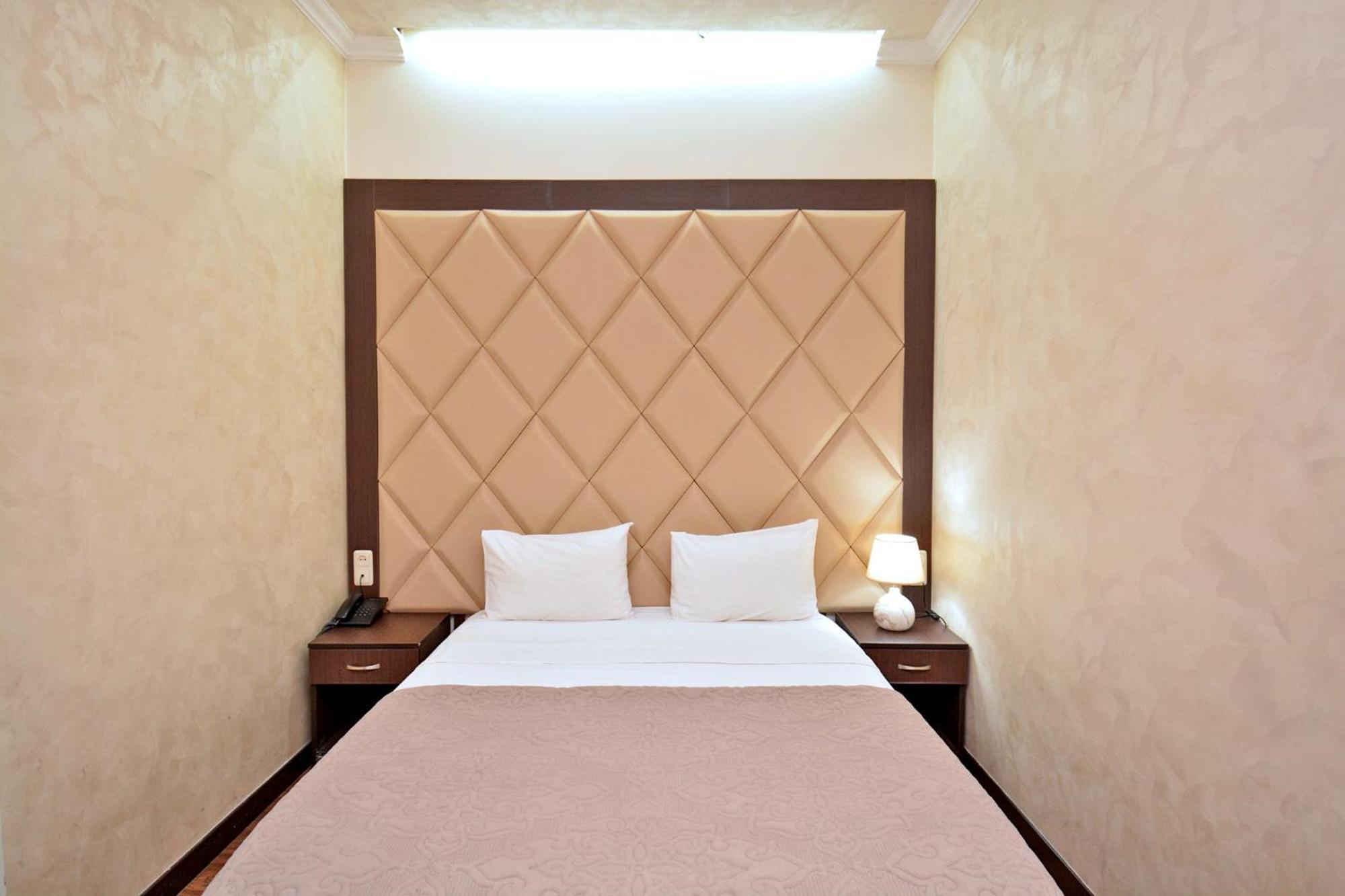 Hotel Partiez Yerevan Ngoại thất bức ảnh
