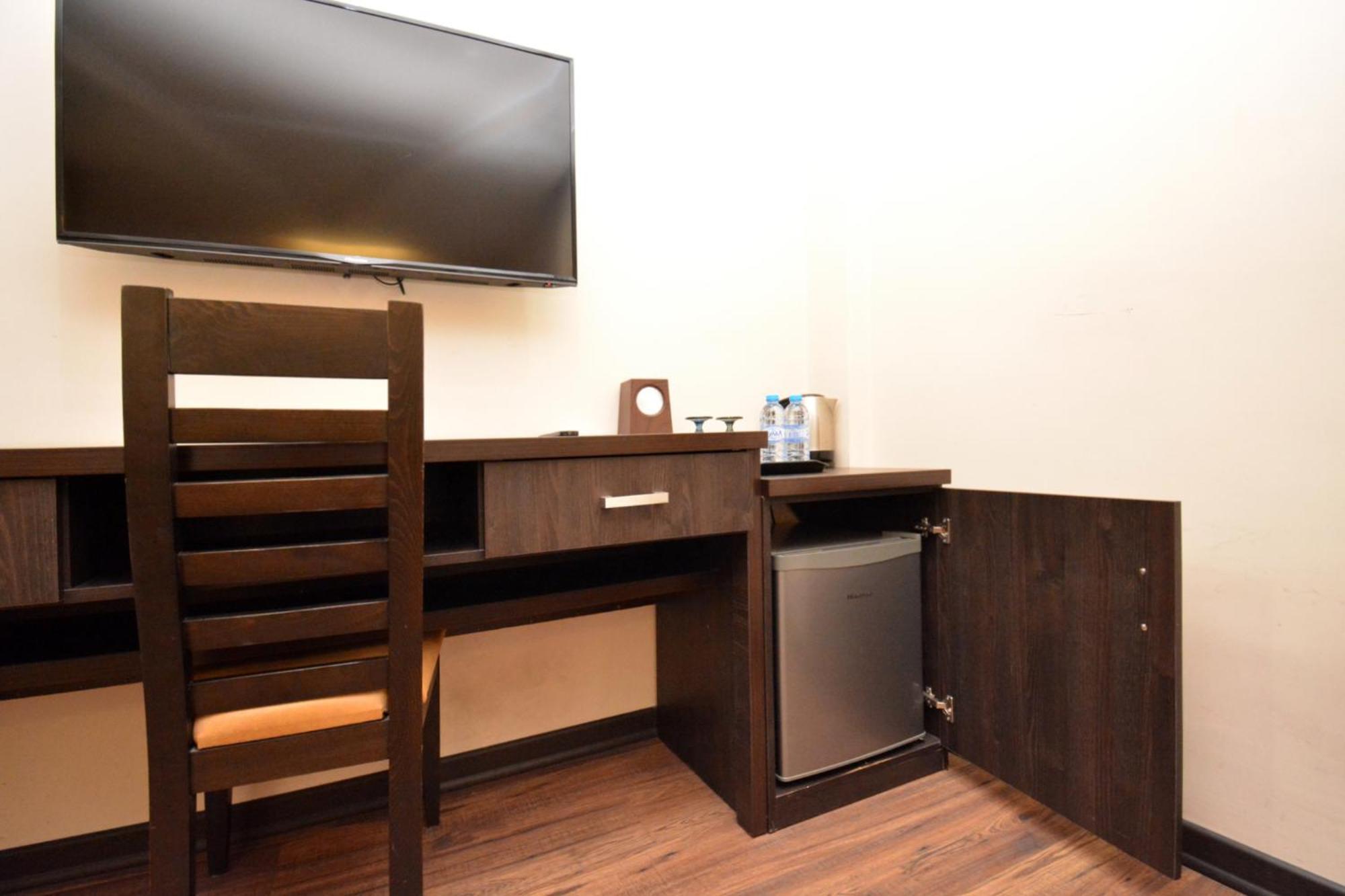 Hotel Partiez Yerevan Ngoại thất bức ảnh