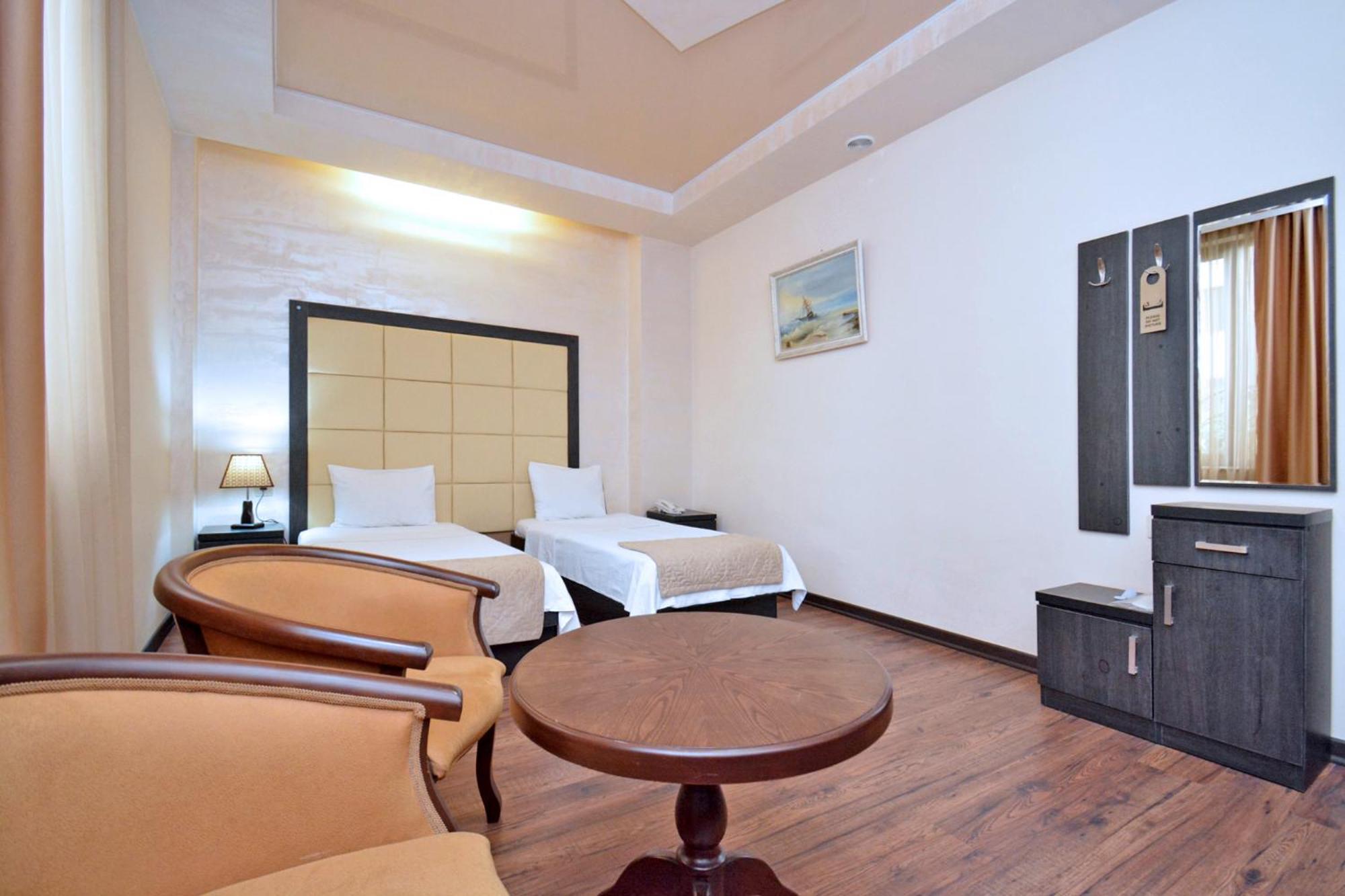 Hotel Partiez Yerevan Ngoại thất bức ảnh